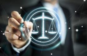 إيليفيا... من المحلية إلى العالمية في تقديم الحلول القانونية